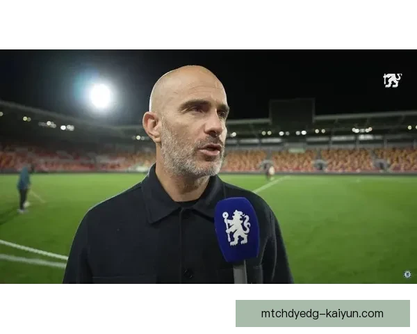 纳乔在防线上的多位置能力提升了球队的战术灵活性和竞争力。